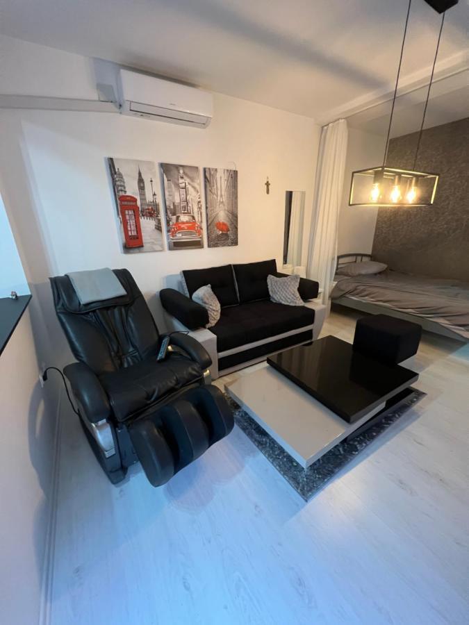Apartment Paola - Massage Chair- 0-24 Self Check In Out- Zupanja